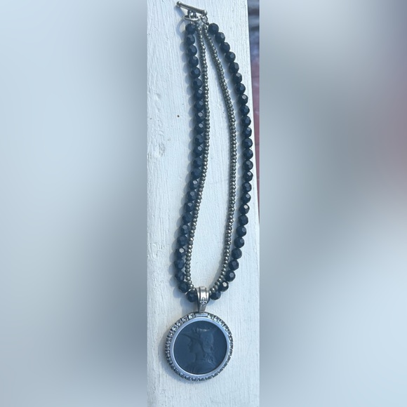 NWOT French Kande Emmanuelle Cameo Necklace - Picture 4 of 4